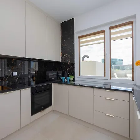 Family With Terrace 2 Bedrooms And Balcony By Renters