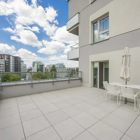 Family With Terrace 2 Bedrooms And Balcony By Renters